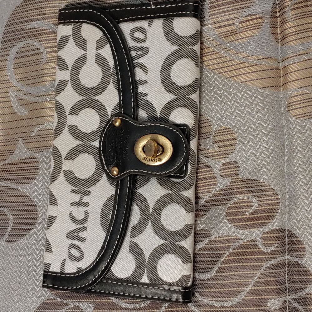 Coach Wallets - Picture 3 of 6
